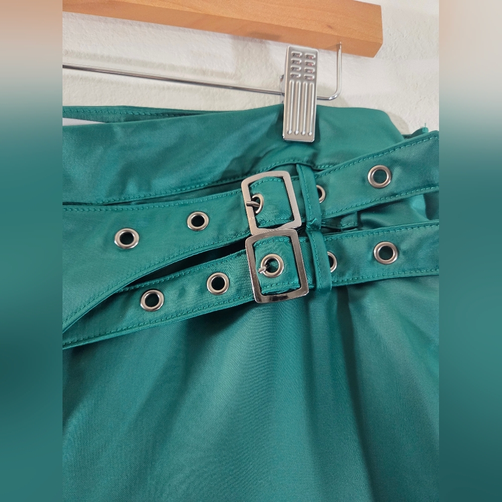 FASHION NOVA Leave It To Me Green Satin Wide Leg Jogger Style Slouch Cargo Pants - Picture 5 of 9